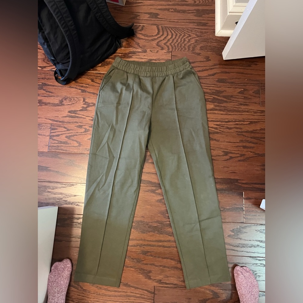Army green straight leg sweatpants
